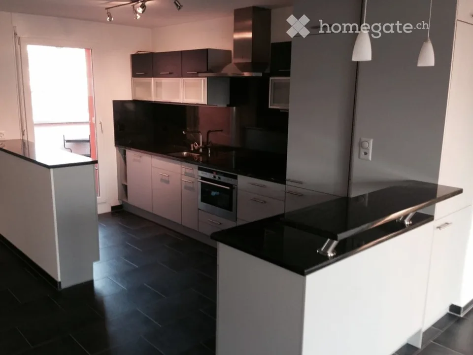 Appartamento attico di 3,5 locali attraente con terrazza soleggiata di 43 m²