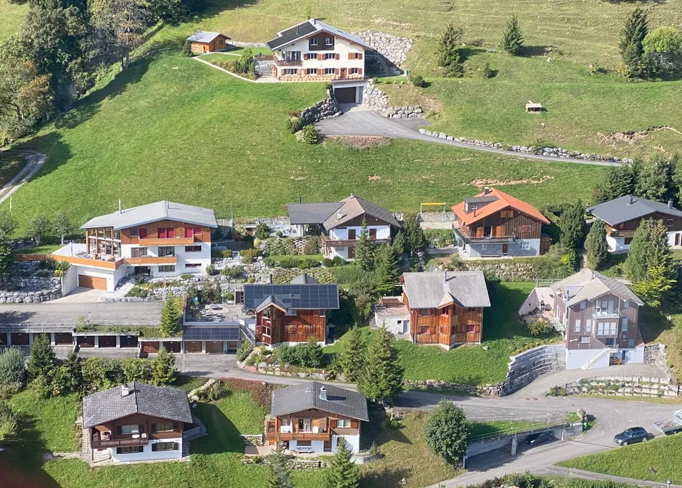 804 m2 di terreno edificabile W2b in cima all'Anggetlin con vista da sogno - Prima residenza
