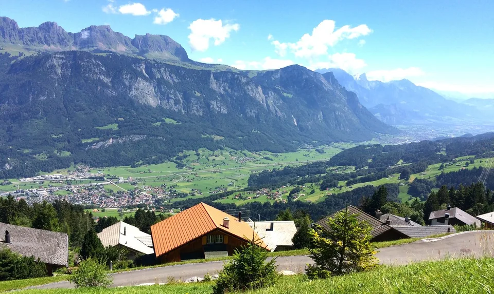804 m2 Bauland W2b zuoberst im Anggetlin mit Traumsicht - Erstwohnsitz
