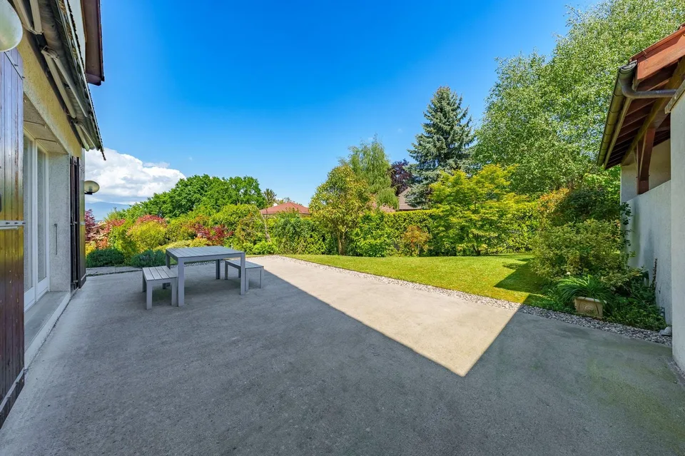 Grande villa 7 pièces avec joli jardin ensoleillé