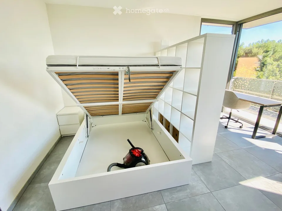 Grande studio moderno arredato con superba terrazza - 3° piano - vista libera su verde e montagne
