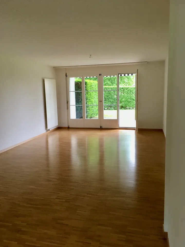 Moderne 3 1/2-Zimmerwohnung mit 2 Nasszellen und Sitzplatz