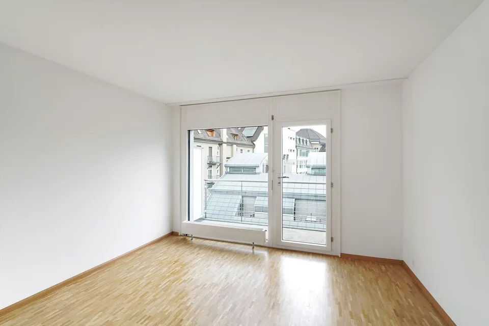 Loft-style 3.5 room maisonette apartment at the train station!