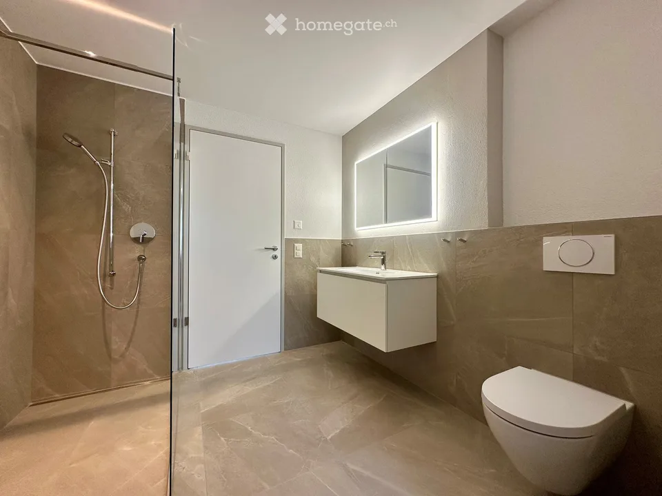 Appartement exclusif de 4,5 pièces à Eich am Sempachersee - 143m2 / 34m2 balcon / vue sur la montagne et le lac