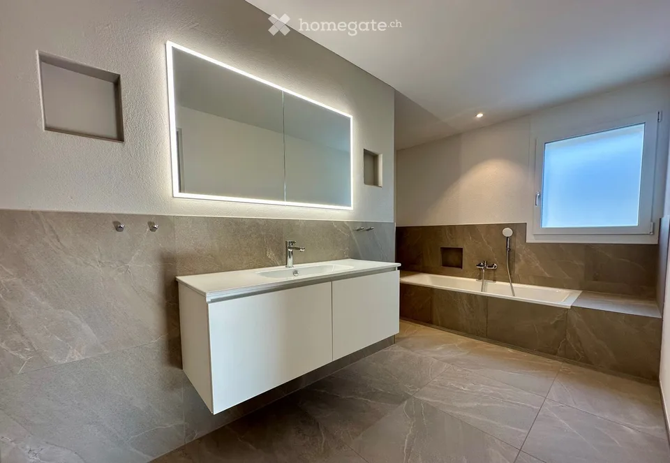 Appartement exclusif de 4,5 pièces à Eich am Sempachersee - 143m2 / 34m2 balcon / vue sur la montagne et le lac