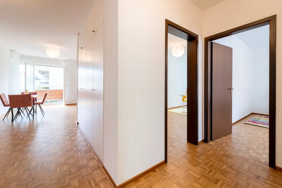 Geräumige Wohnlage mit Terrasse und zwei Badezimmern