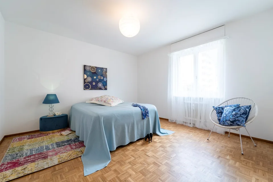 Geräumige Wohnlage mit Terrasse und zwei Badezimmern