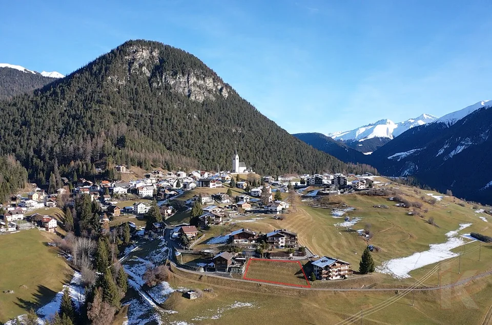 Traumhaftes Grundstück an toller Aussichtslage im Albulatal- Schmitten