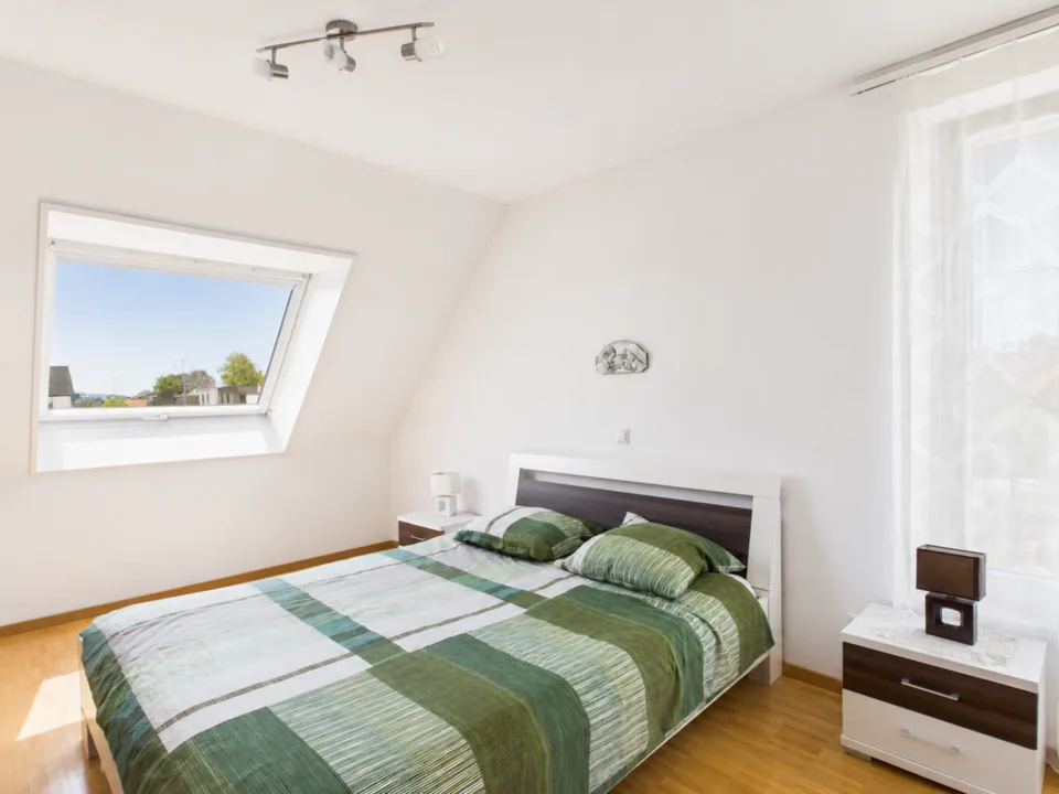 VIEL PLATZ UND HELLE ZIMMER AN ZENTRALER LAGE