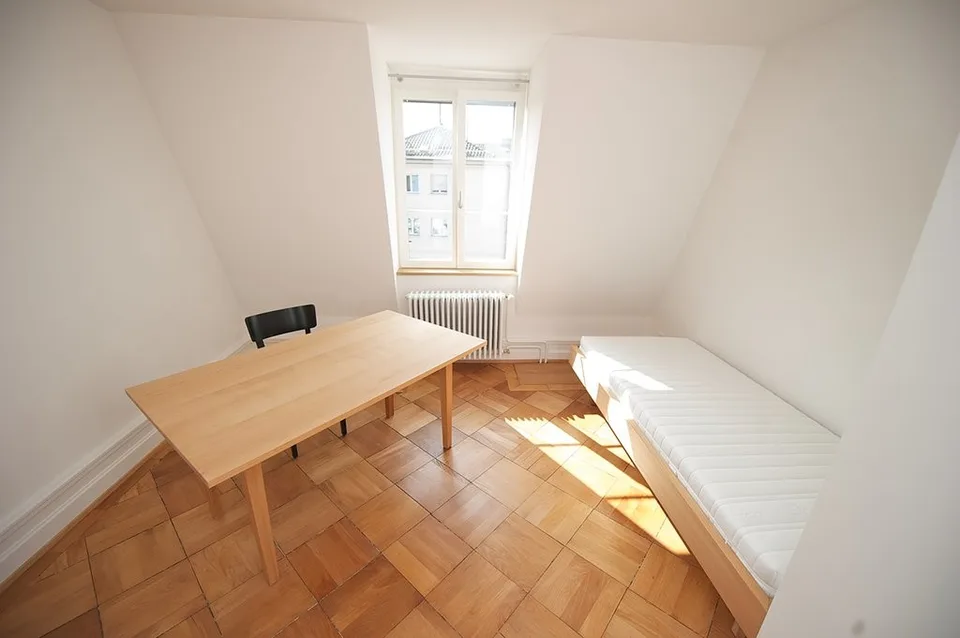 Chambre simple meublée entre Hegibach et Klusplatz à louer !