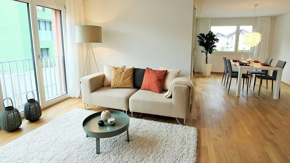 Votre nouvelle maison : grande terrasse avec vue verte !