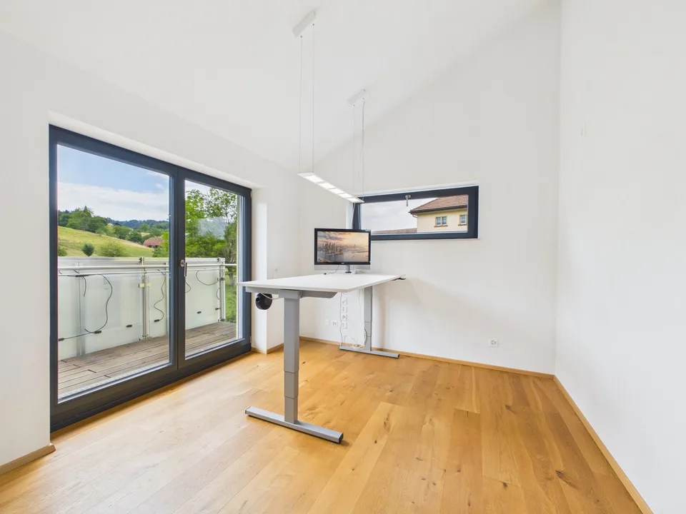 Gepflegtes Einfamilienhaus direkt am Bach, mit Blick ins Grüne