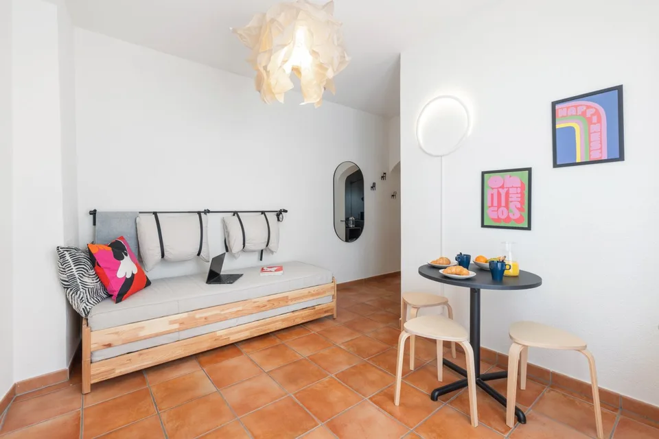 Monolocale arredato e attrezzato con piccola terrazza - Ascona centro