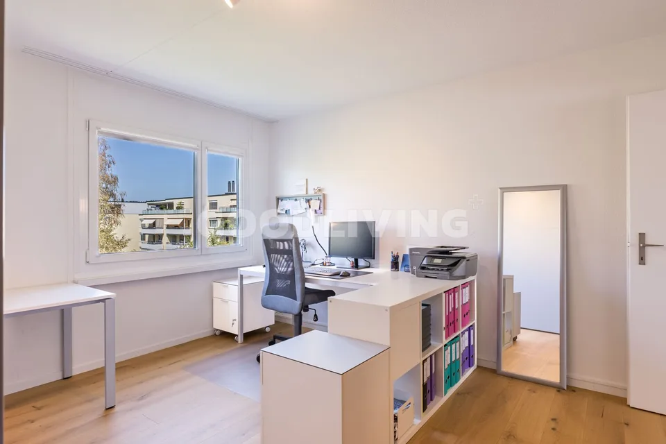 Hier erwartet Sie in der steuergünstigen Gemeinde eine top renovierte Wohnung