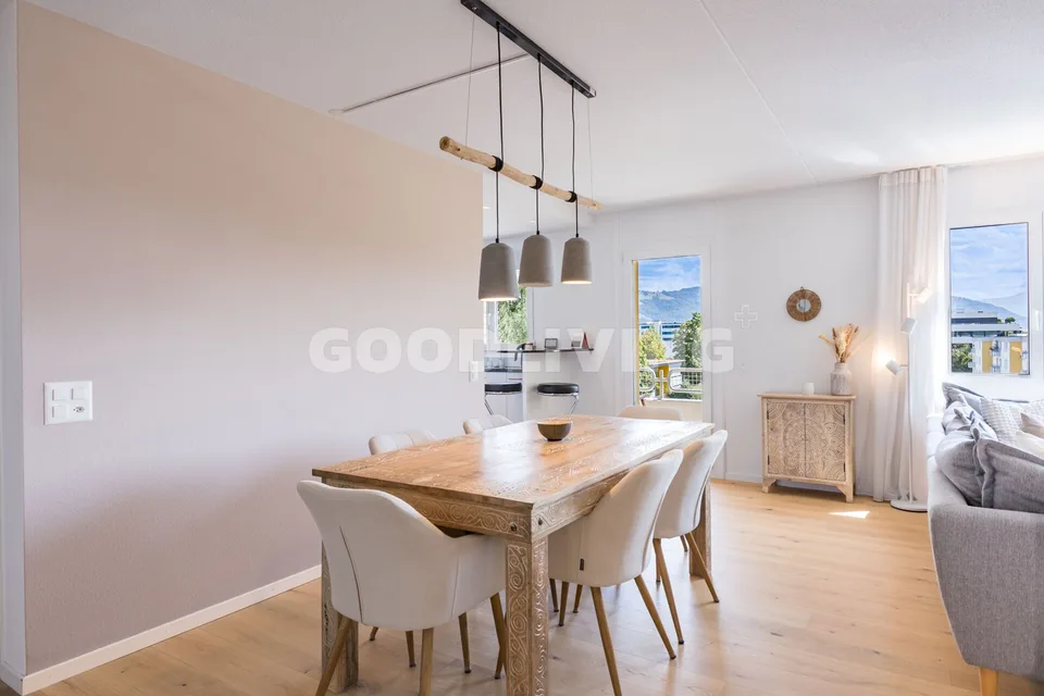 Hier erwartet Sie in der steuergünstigen Gemeinde eine top renovierte Wohnung