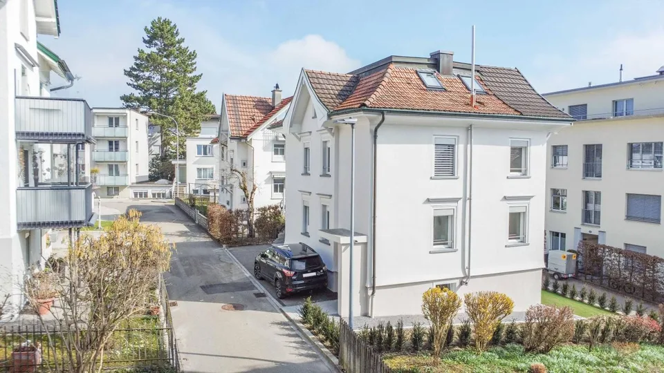 Mitten in Rotmonten - Einfamilienhaus mit Terrasse