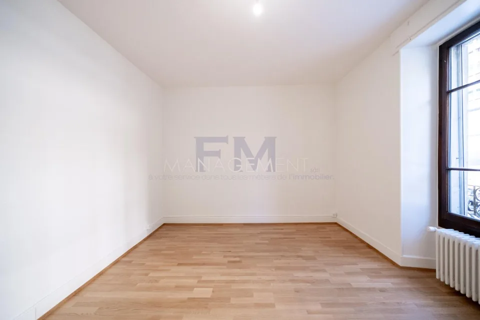 Carouge - Rue des Caroubiers - 2-Zimmer-Wohnung von etwa 47m2 im Erdgeschoss