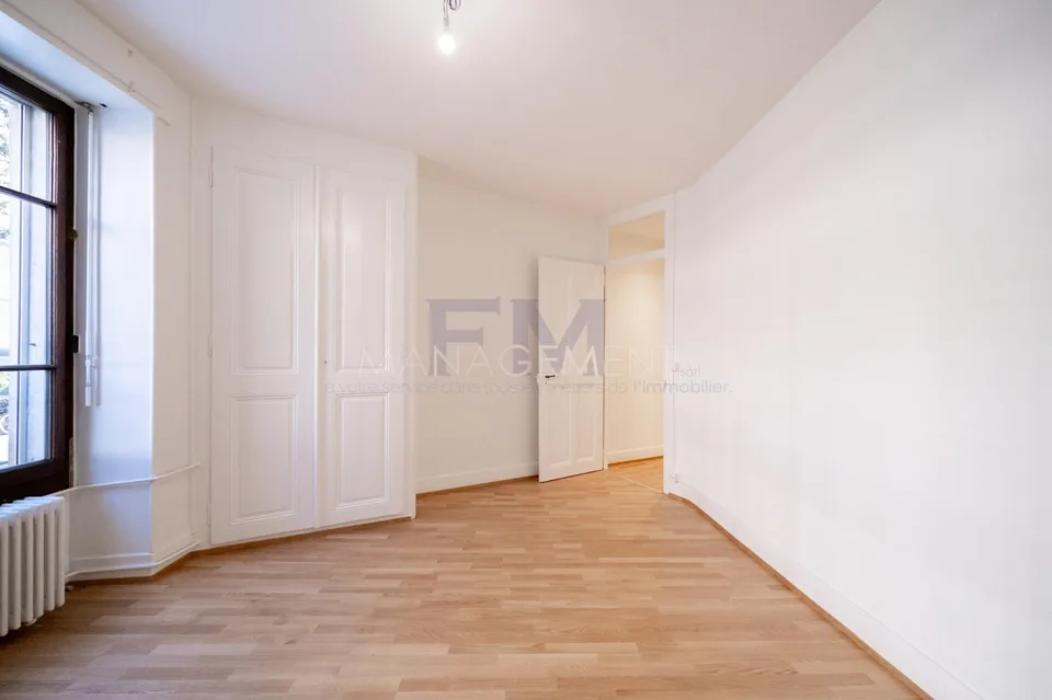 Carouge - Rue des Caroubiers - 2-Zimmer-Wohnung von etwa 47m2 im Erdgeschoss
