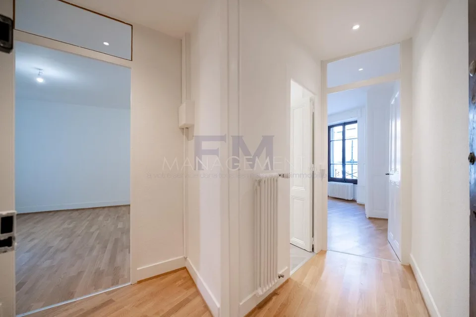 Carouge - Rue des Caroubiers - 2-Zimmer-Wohnung von etwa 47m2 im Erdgeschoss