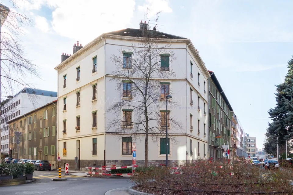 Carouge - Rue des Caroubiers - 2-Zimmer-Wohnung von etwa 47m2 im Erdgeschoss