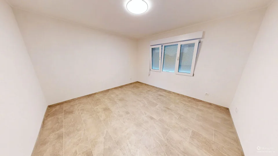 Neubau, moderne 6.5-Zimmer-Wohnung mit zwei Balkone