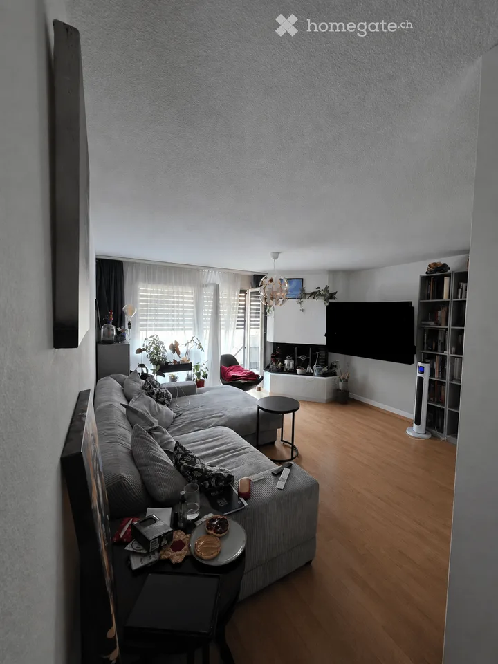 Appartement lumineux 3.5 pièces avec balcon à Zürich-Albisrieden