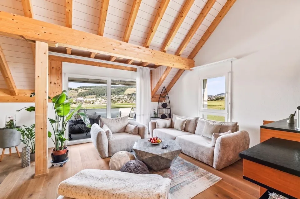 5.5-room maisonette: 146 m² of living comfort with gallery, terrace, and panoramic view