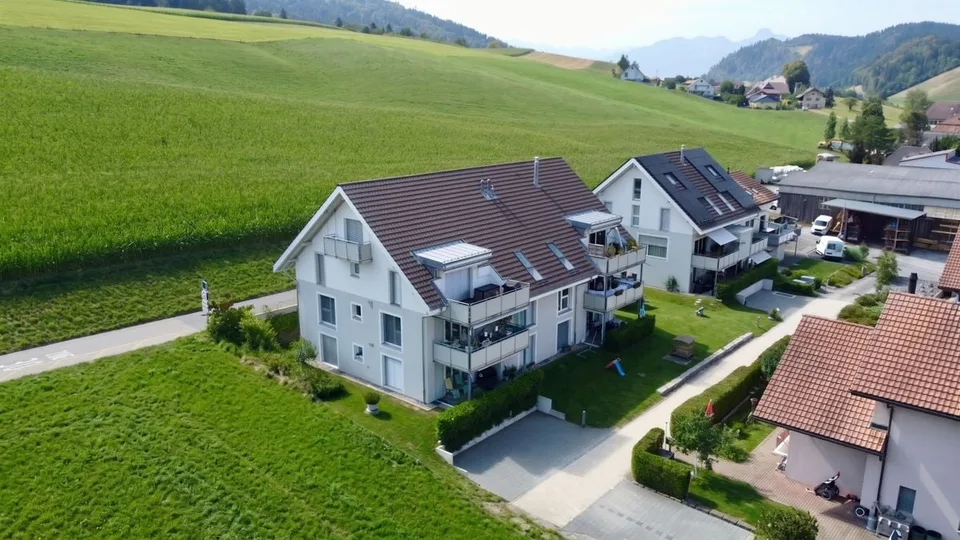 5.5-room maisonette: 146 m² of living comfort with gallery, terrace, and panoramic view
