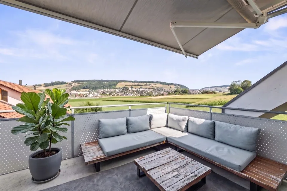 5.5-Zimmer-Maisonette: 146 m² Wohnkomfort mit Galerie, Terrasse und...
