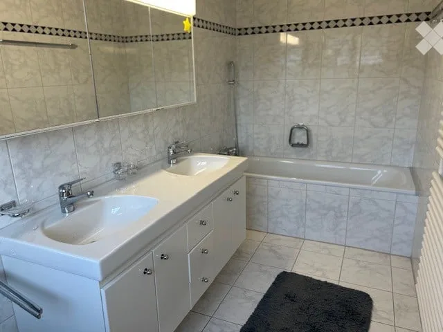 Bright 4.5-room attic apartment in attractive location in Meilen