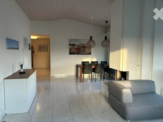 Bright 4.5-room attic apartment in attractive location in Meilen
