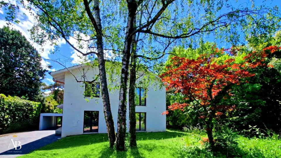 Elegante Familienvilla in der Nähe des Sees und der Strände von Collonge-Bellerive