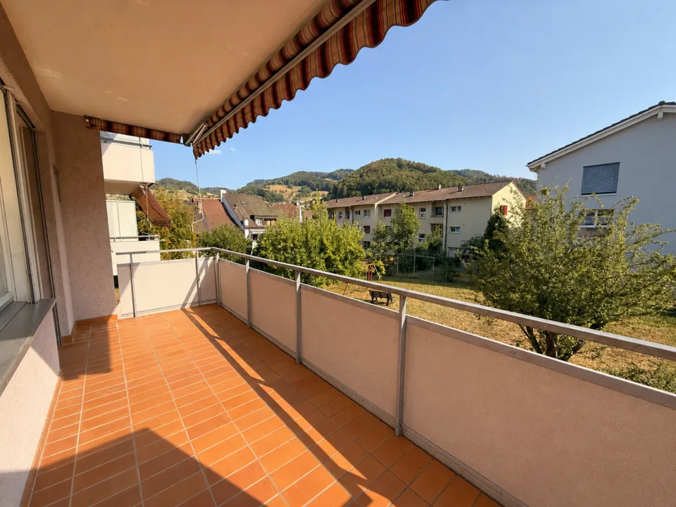Espace pour vos idées : Appartement lumineux de 3,5 pièces en angle à Oberdorf BL