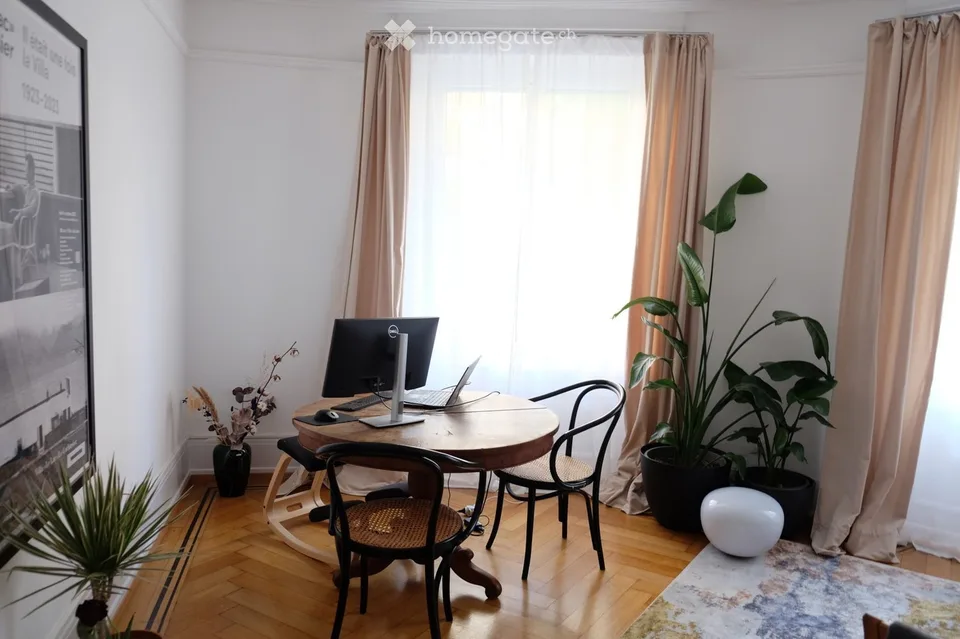 Appartement chaleureux au rez-de-chaussée supérieur dans un vieux bâtiment de charme
