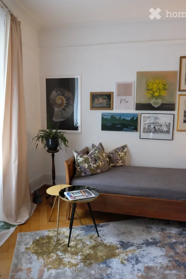 Appartement chaleureux au rez-de-chaussée supérieur dans un vieux bâtiment de charme