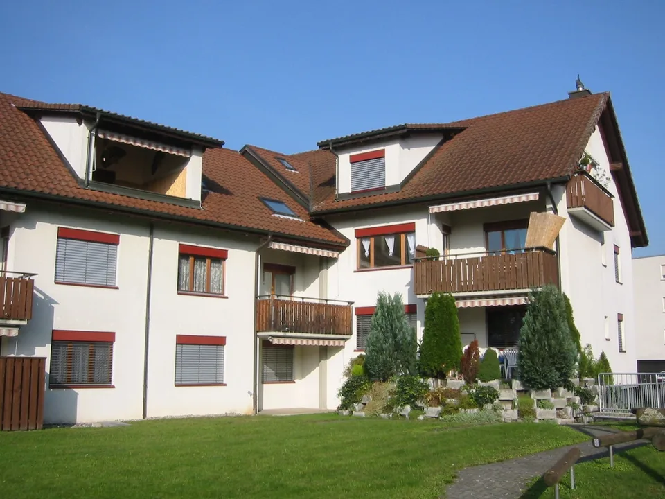 Attraktive 2.5-Zimmer-Wohnung an ruhiger und grüner Lage in Obfelden