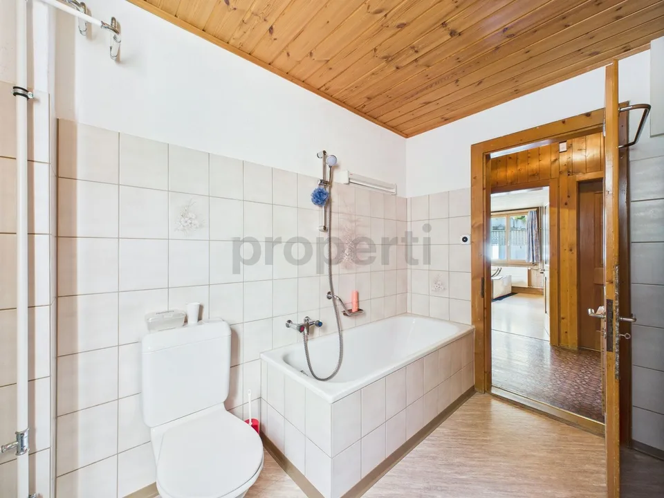 Charmantes Zweifamilienhaus mit Potenzial  ideal als Mehrgenerationenhaus oder Erst- und Zweitwohnsitz