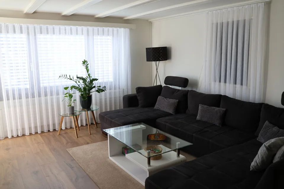 Maison multifamiliale attrayante avec potentiel de rendement et de développement à Unterägeri ZG