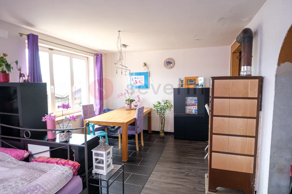 CENTRALLY LOCATED CHARMING HOUSE ON A SPACIOUS 1292M2 PLOT IN HALLAU