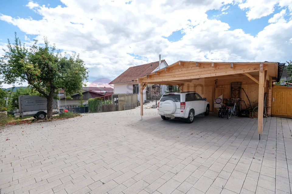 CENTRALLY LOCATED CHARMING HOUSE ON A SPACIOUS 1292M2 PLOT IN HALLAU