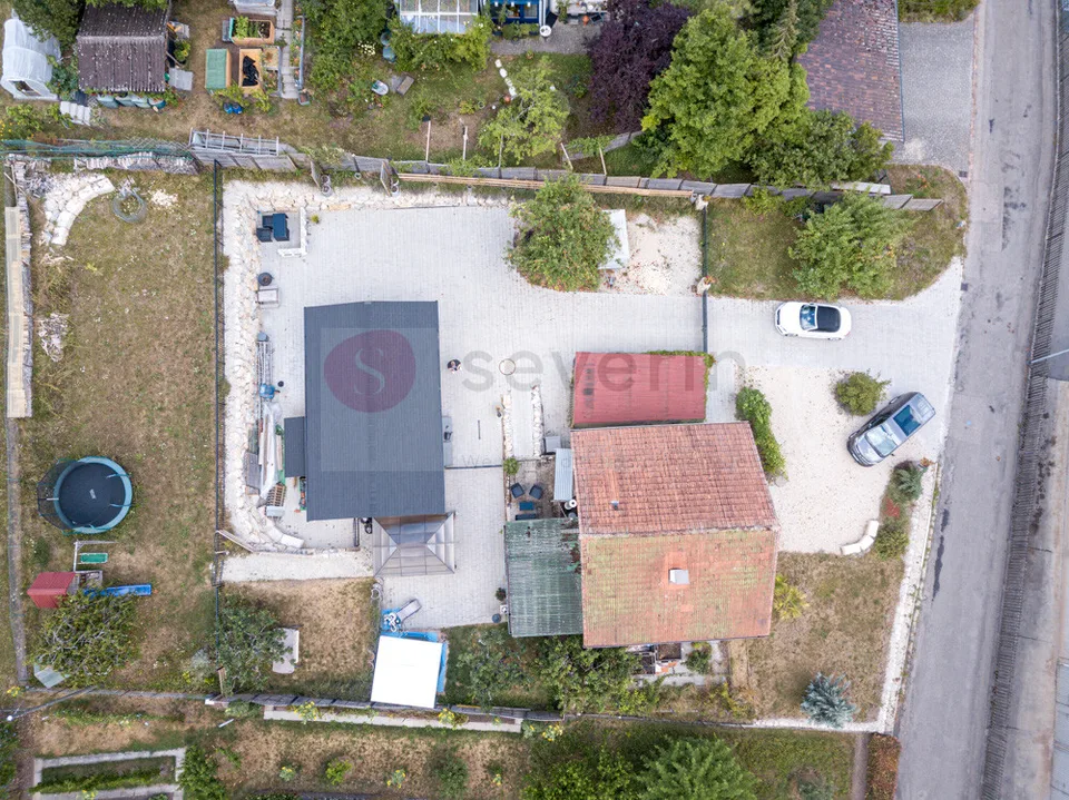 CENTRALLY LOCATED CHARMING HOUSE ON A SPACIOUS 1292M2 PLOT IN HALLAU