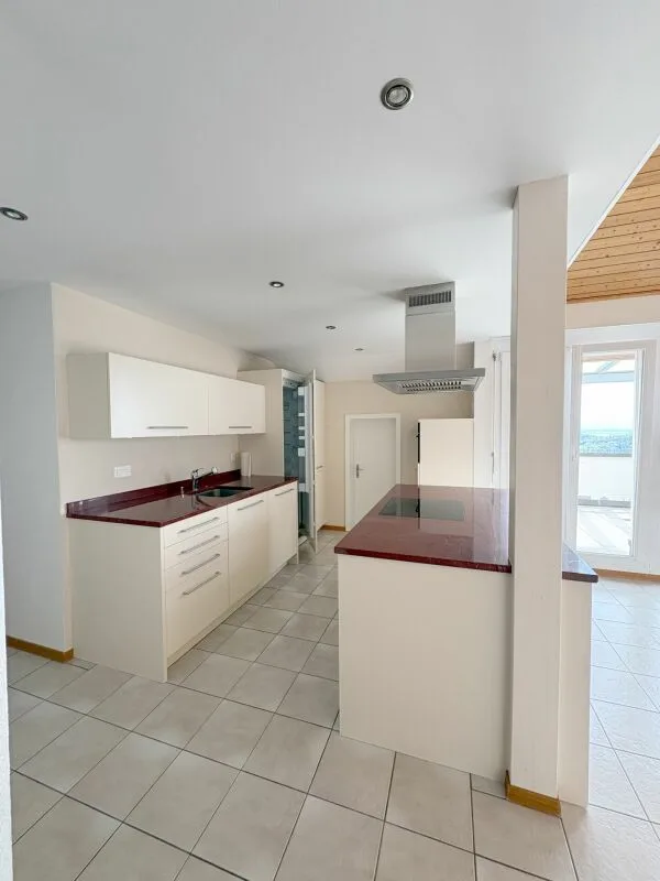 4.5-Zimmer-Wohnung mit traumhafter Aussicht und 170 m² Nutzfläche
