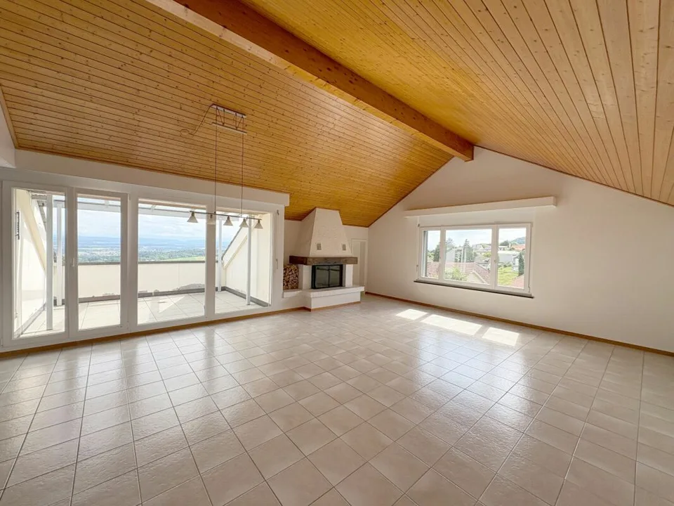 4.5-Zimmer-Wohnung mit traumhafter Aussicht und 170 m² Nutzfläche