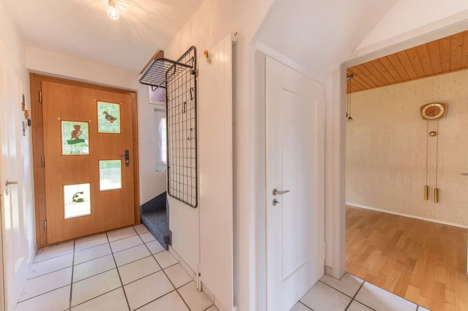 Your Home in the Green - Semi-Detached House with Large Garden