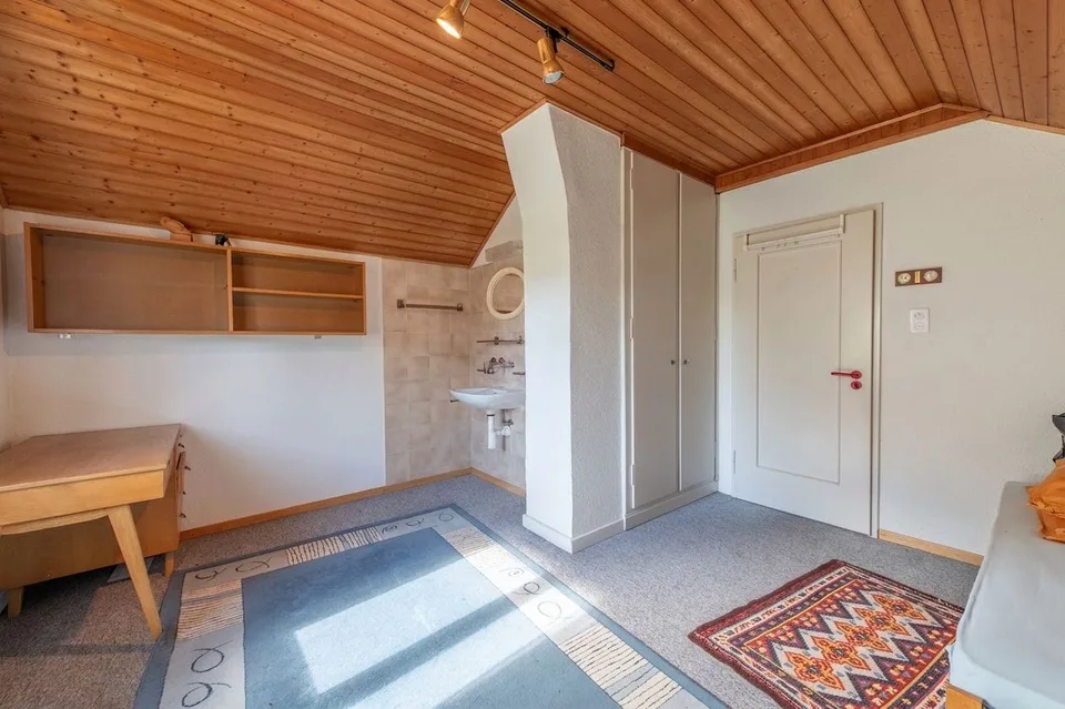 Your Home in the Green - Semi-Detached House with Large Garden