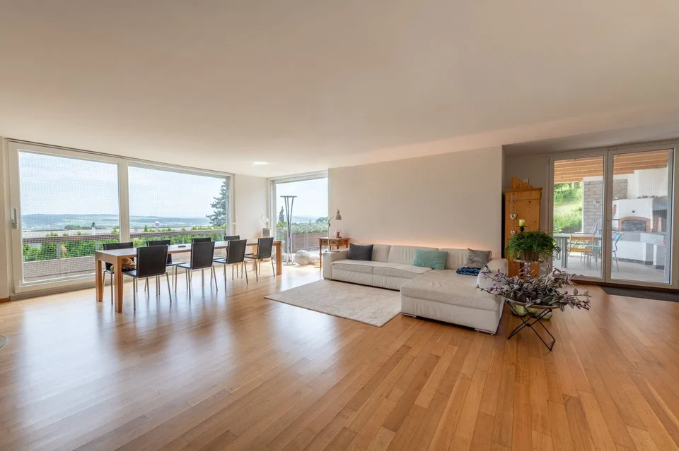 Hoch über Grenchen: Wohnglück mit Panorama & Terrasse