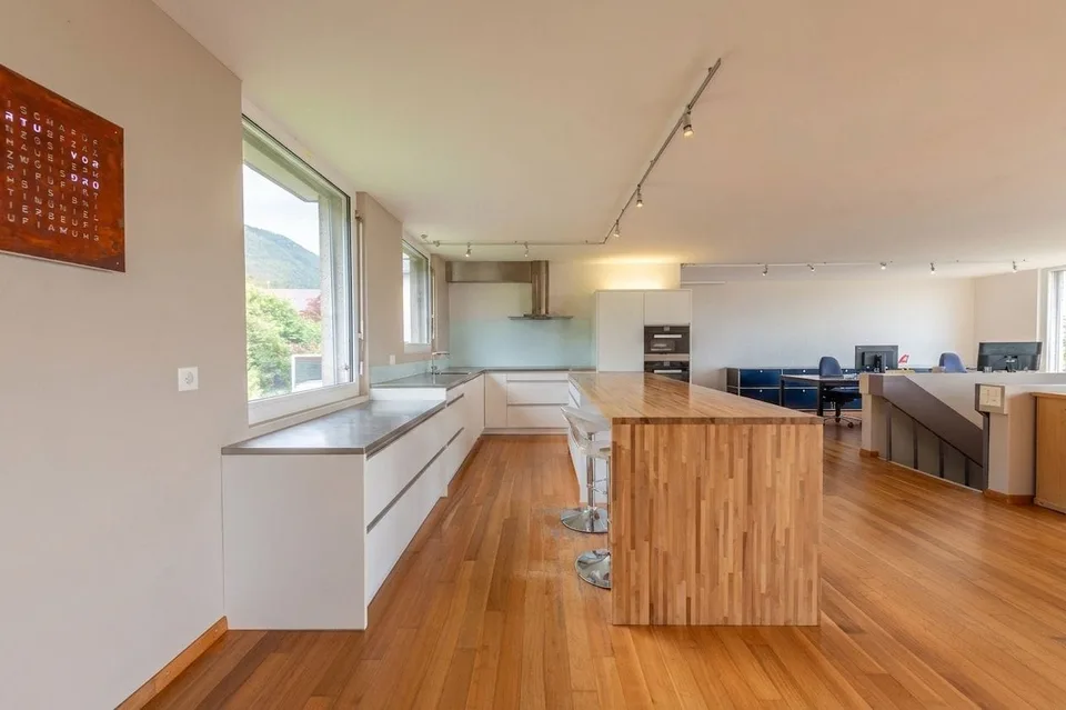 Hoch über Grenchen: Wohnglück mit Panorama & Terrasse