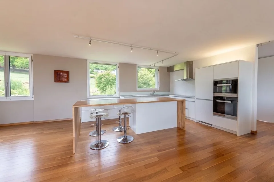 Hoch über Grenchen: Wohnglück mit Panorama & Terrasse