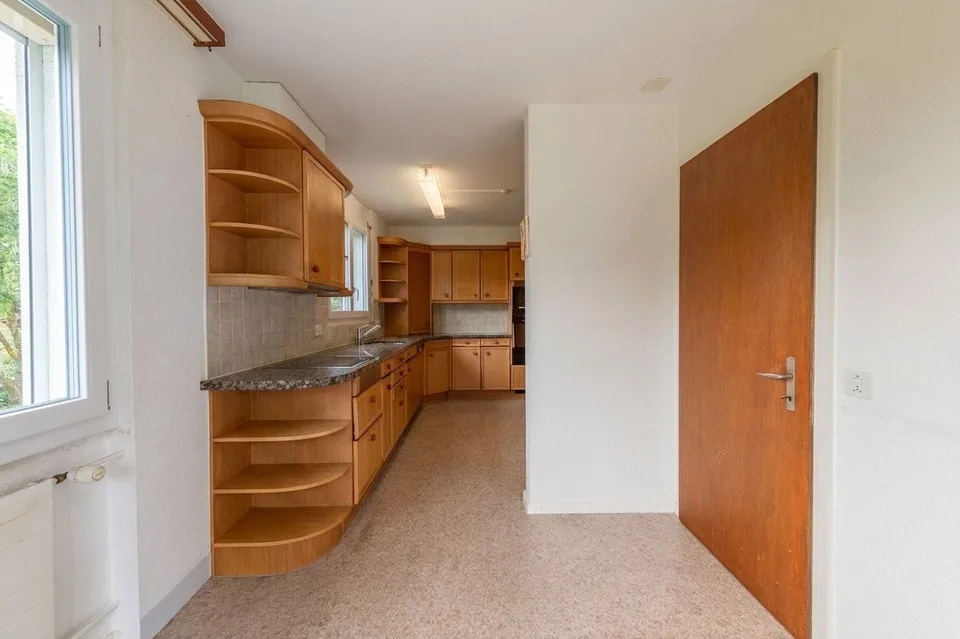 Ihr Rückzugsort mit Weitblick: Freistehendes 6.5-Zimmer-Einfamilienhaus mit Gartenidylle