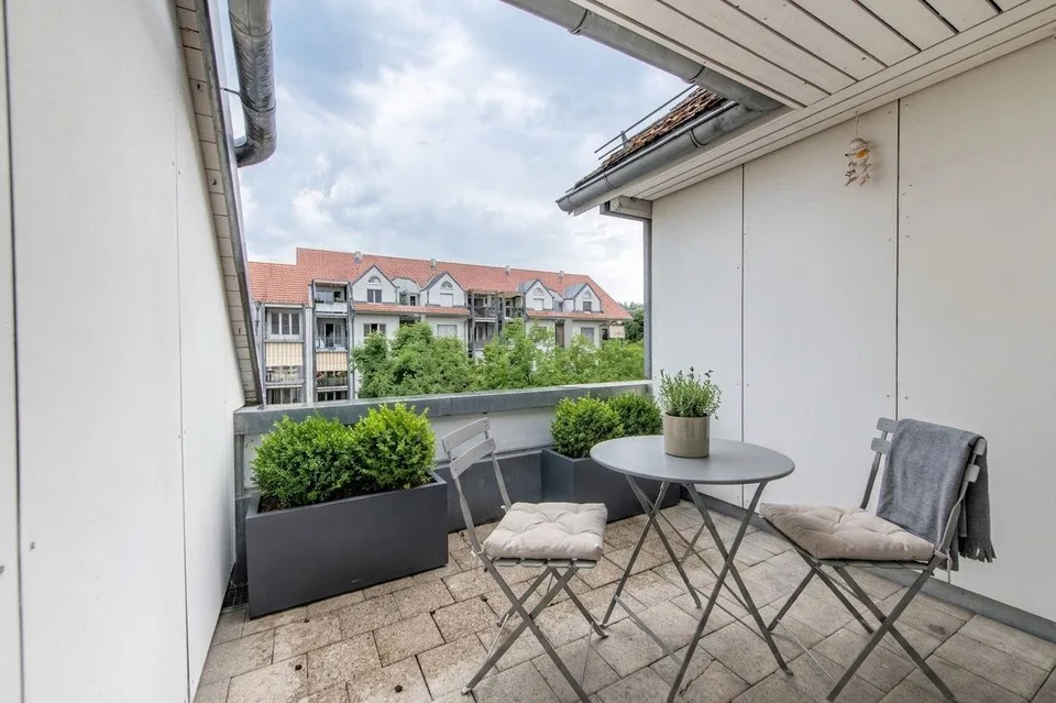 Duplex apartment with cozy chimney & private washing machine